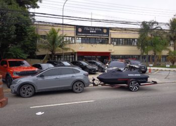 Polícia Civil cumpre mandados em Mogi das Cruzes contra grupo suspeito de aplicar golpes em idosos