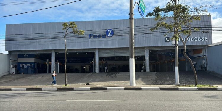 Rede de pneus com 43 lojas é alvo de operação da Polícia Civil por suspeita de golpes em clientes