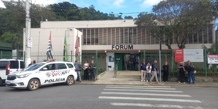 Júri de policial acusado de matar jovem baleado em Santa Isabel é adiado para novembro