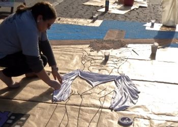 Corpus Christi reúne voluntários na confecção de tapetes no Alto Tietê